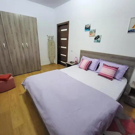 Julia 21 Năvodari